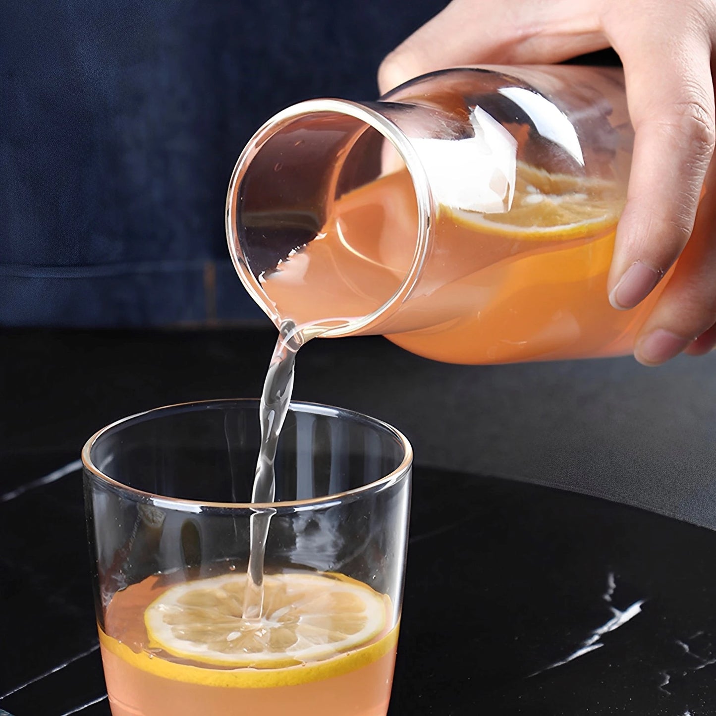 Glas-Wasserkrug Set mit Becher 500ML/600ML - Hitzebeständige Karaffe mit V-förmiger Öffnung