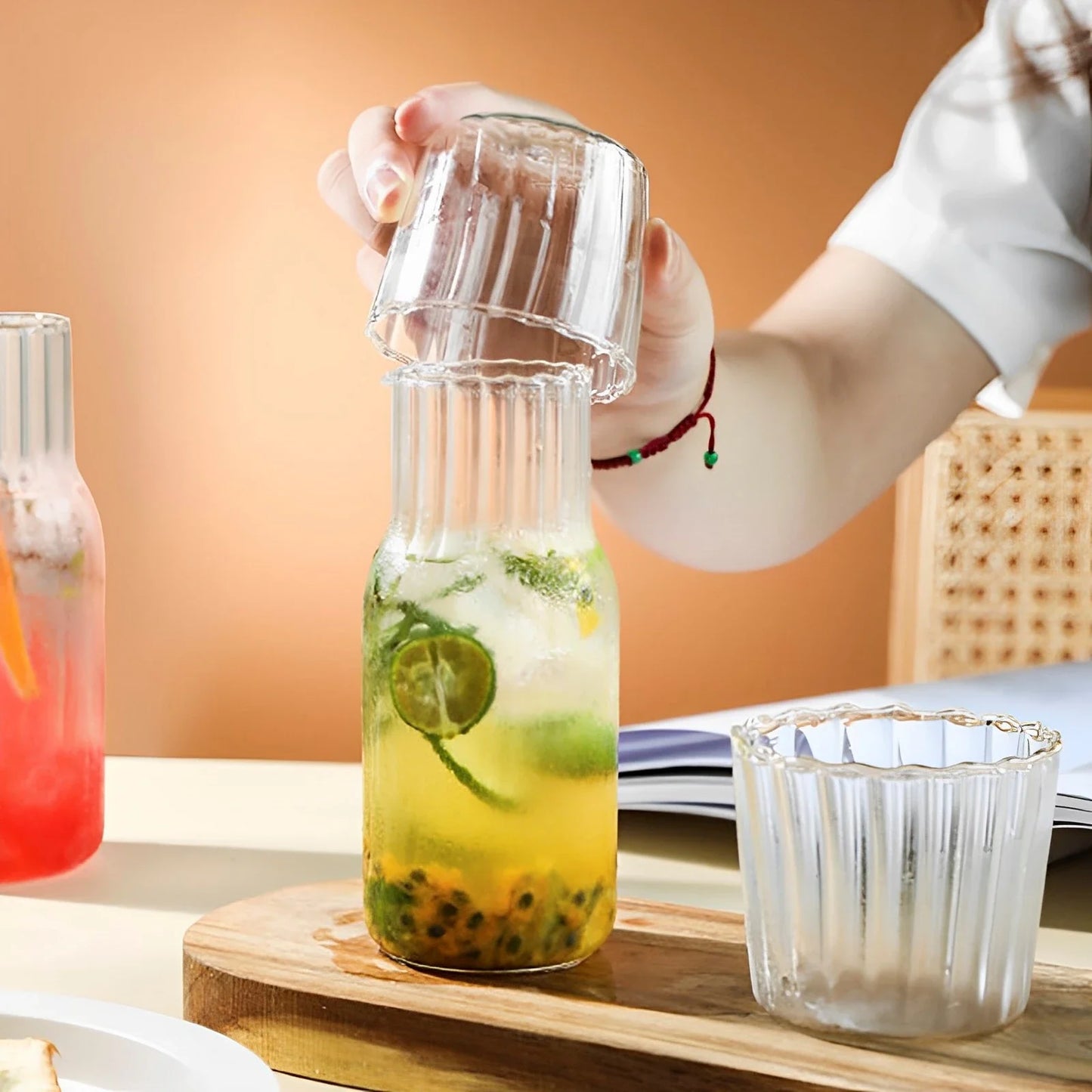 Glas-Wasserkrug Set mit Becher 500ML/600ML - Hitzebeständige Karaffe mit V-förmiger Öffnung