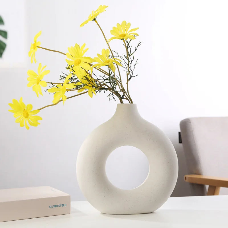 NordicDonut Circular Ceramic Vase - Hohle Keramikvase