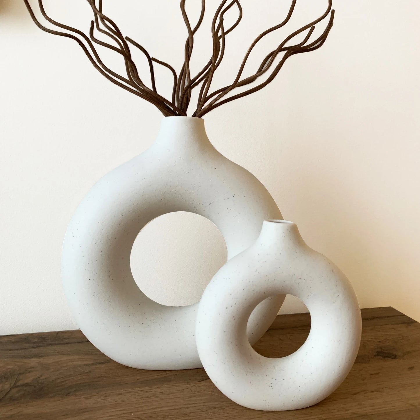 NordicDonut Circular Ceramic Vase - Hohle Keramikvase